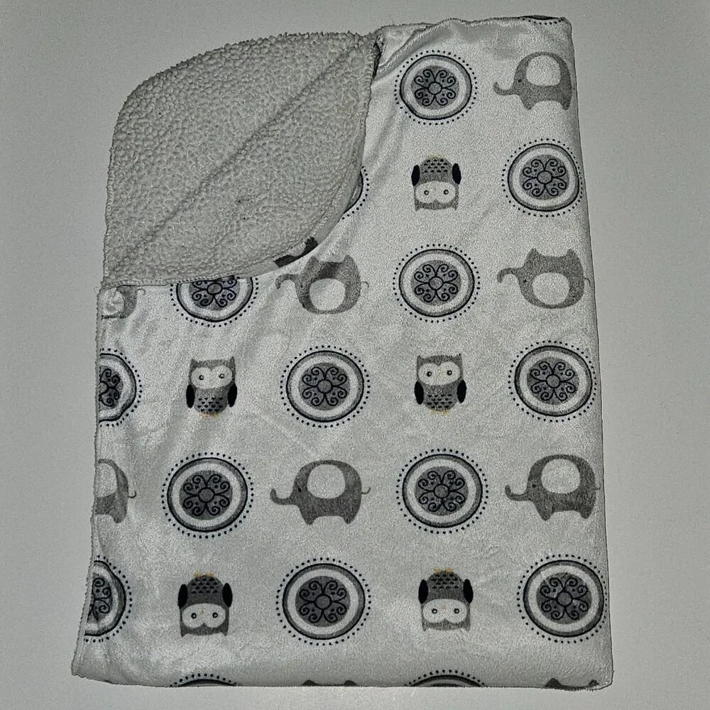 Blankets & Beyond Gray Blue Owls Elephants Circles Baby Blanket Fleece Sherpa